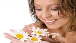 خواص بابونه برای پوست و مو