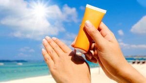 ضد آفتاب برای شنا