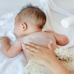 بررسی ویژگی های مختلف انواع پودر پای بچه