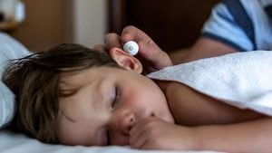 درمان جرم گوش کودکان