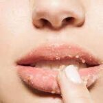 آشنایی با انواع روشن کننده طبیعی برای لب های تیره