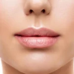سرم لب روشن کننده راهی برای درخشش دوباره لب‌ها