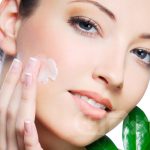 10 محصول از بهترین کرم مرطوب ‌کننده صورت در سال 2025 + معرفی ویژگی‌ها