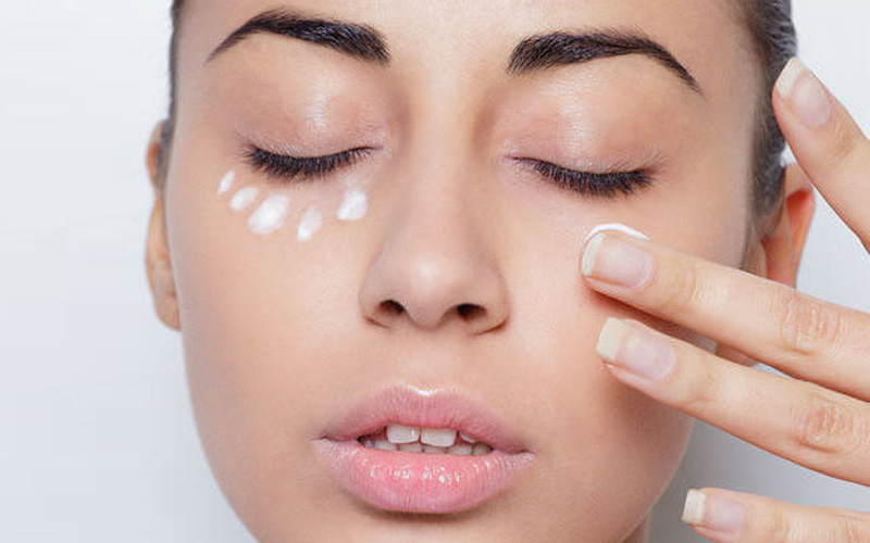 کرم دور چشم چیست