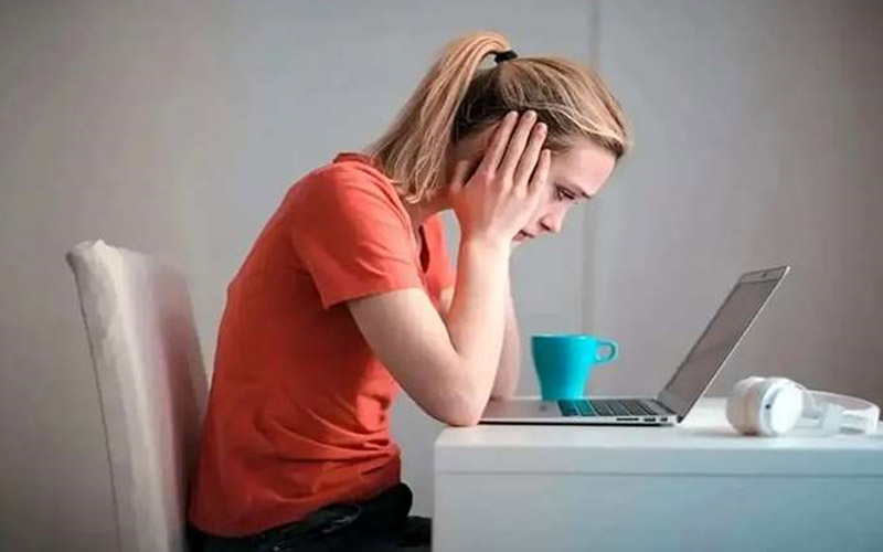 علائم کمیود ویتامین ب2